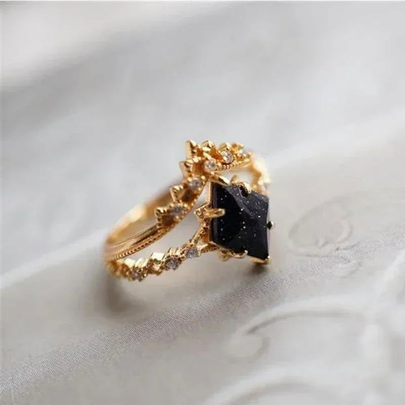 A Court of Thorns and Roses Inspired Gold Plated & Black Onyx Stone Vintage Ring - ACOTAR - Gold