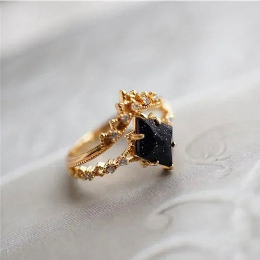 A Court of Thorns and Roses Inspired Gold Plated & Black Onyx Stone Vintage Ring - ACOTAR - Gold
