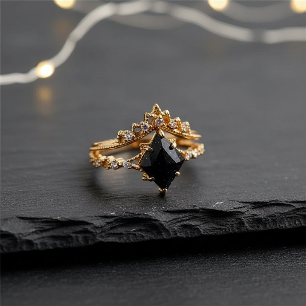 A Court of Thorns and Roses Inspired Gold Plated & Black Onyx Stone Vintage Ring - ACOTAR - Gold