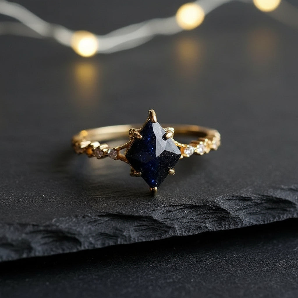 A Court of Thorns and Roses Inspired Gold Plated & Black Onyx Stone Vintage Ring - ACOTAR -