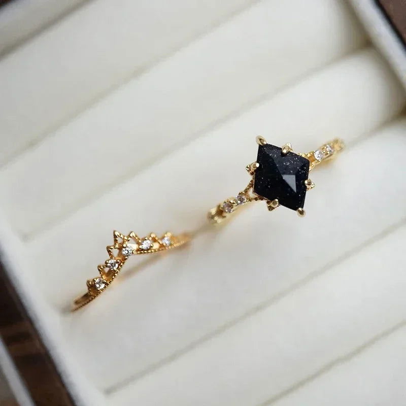 A Court of Thorns and Roses Inspired Gold Plated & Black Onyx Stone Vintage Ring - ACOTAR -