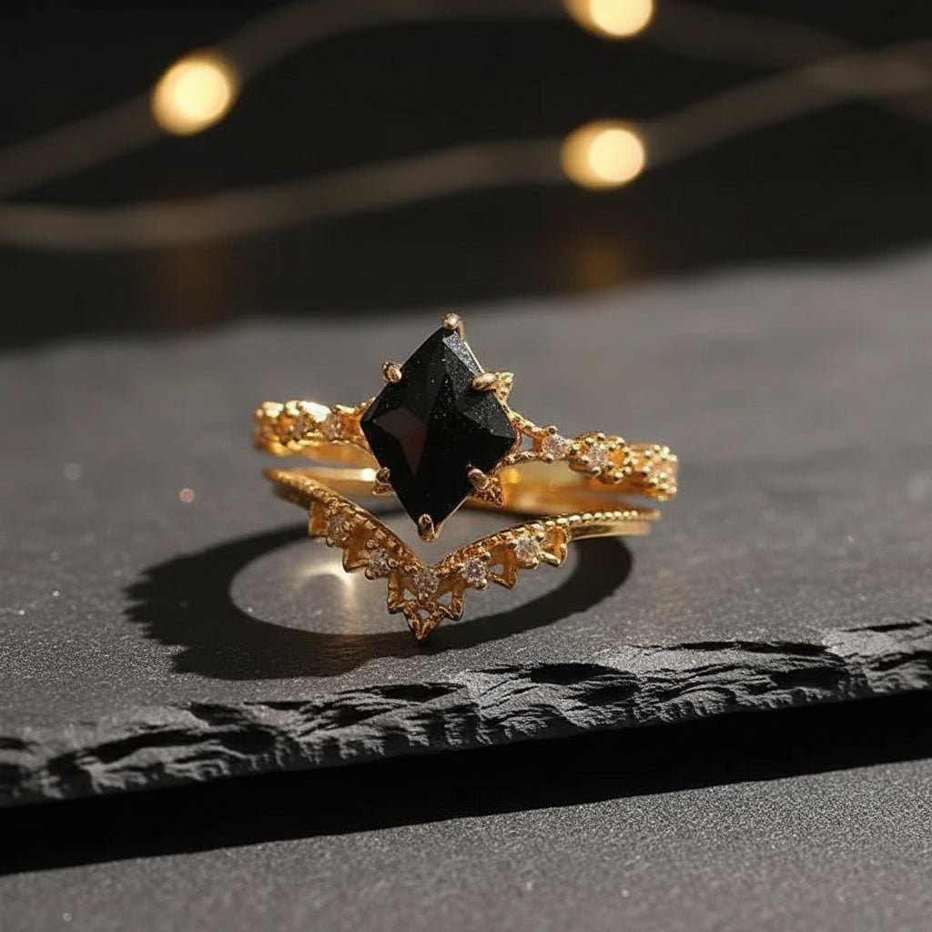 A Court of Thorns and Roses Inspired Gold Plated & Black Onyx Stone Vintage Ring - ACOTAR -
