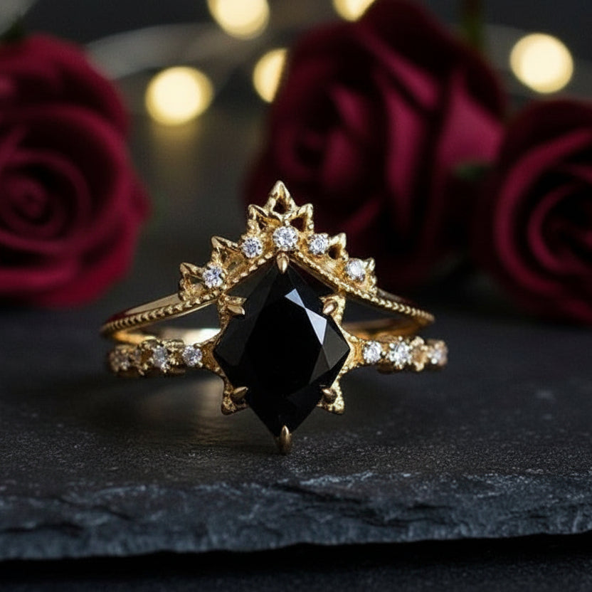 A Court of Thorns and Roses Inspired Gold Plated & Black Onyx Stone Vintage Ring - ACOTAR -