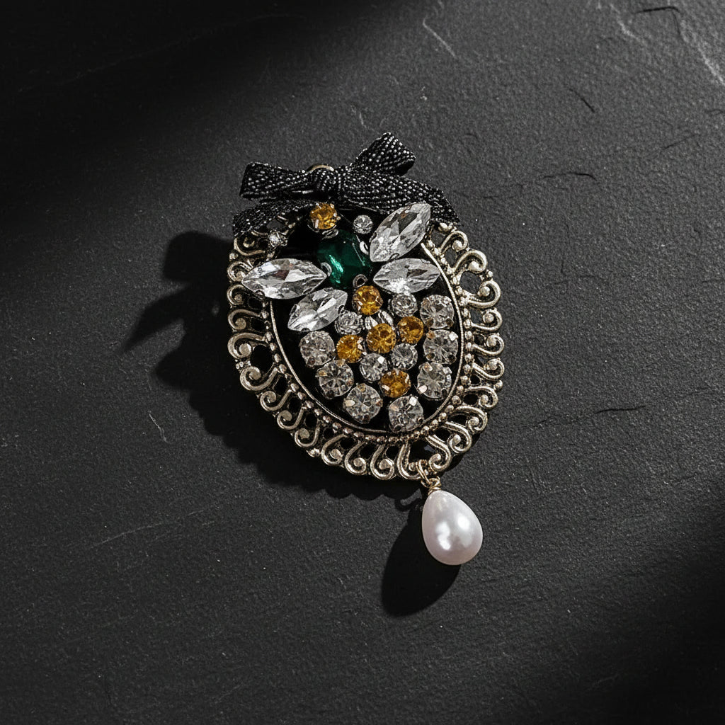 Vintage Rhinestone & Pearl Women's Baroque Rococo Ornate Lapel Brooch