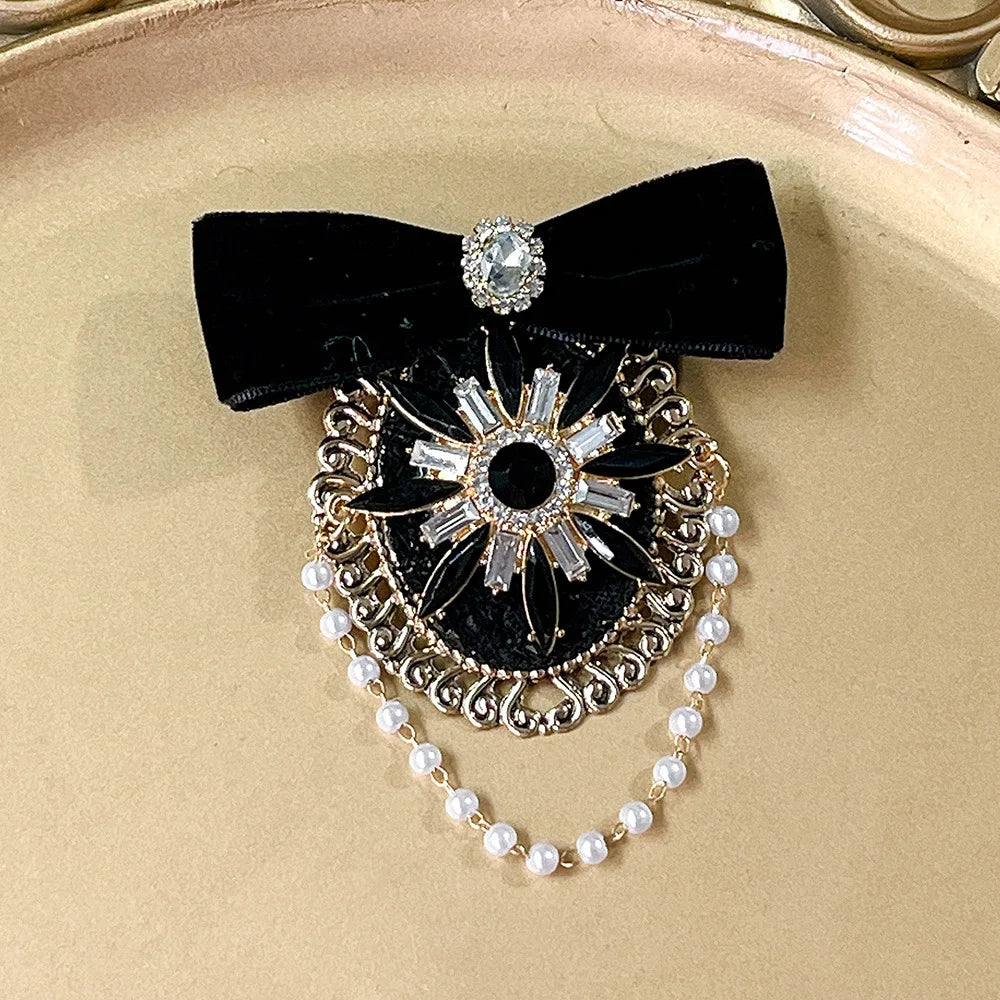 Vintage Rhinestone & Pearl Women's Baroque Rococo Ornate Lapel Brooch
