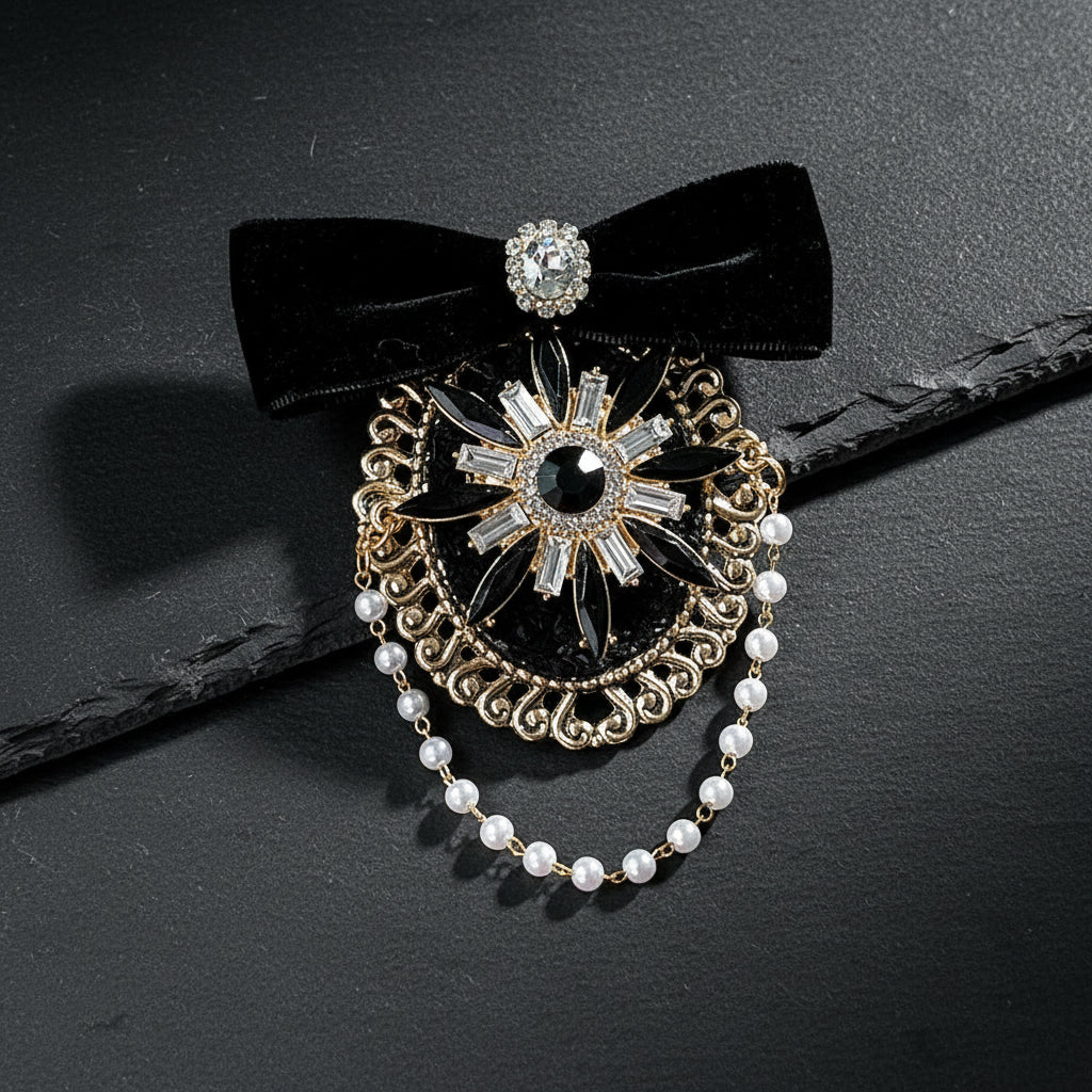 Vintage Rhinestone & Pearl Women's Baroque Rococo Ornate Lapel Brooch