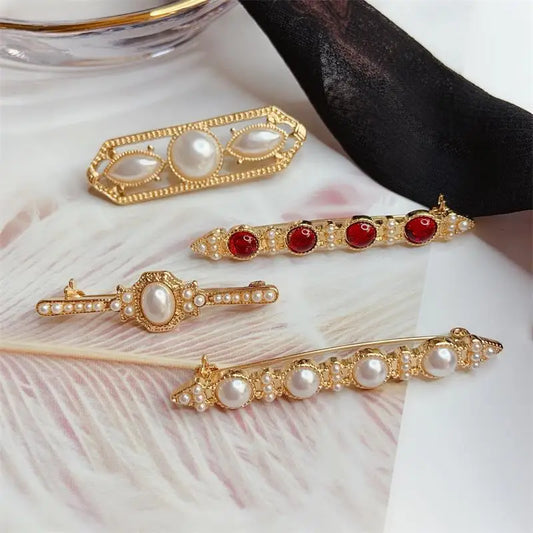 Women's Vintage Baroque Pearl & Gemstone Retro Palace Style Renaissance Brooch