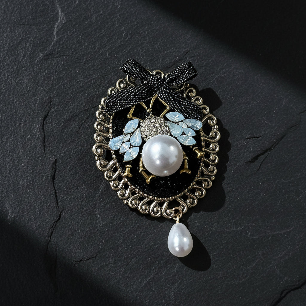 Vintage Rhinestone & Pearl Women's Baroque Rococo Ornate Lapel Brooch