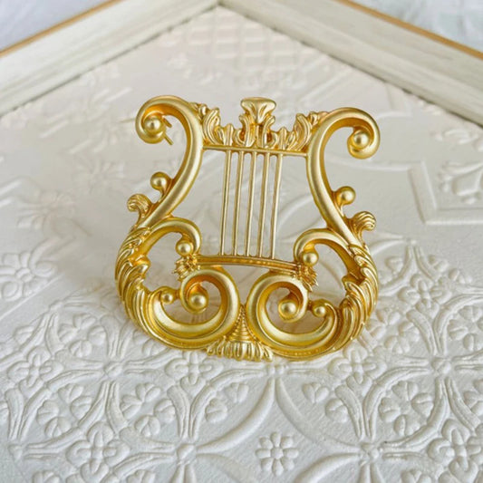 Vintage Golden Harp Antique Musical Instrument Lapel Brooch Pin