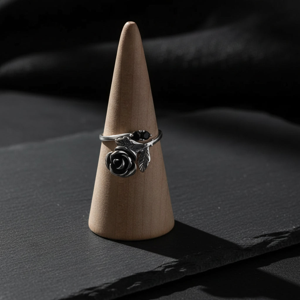 925 Sterling Silver Vintage Rose Adjustable Women's Ring with Black Zircon