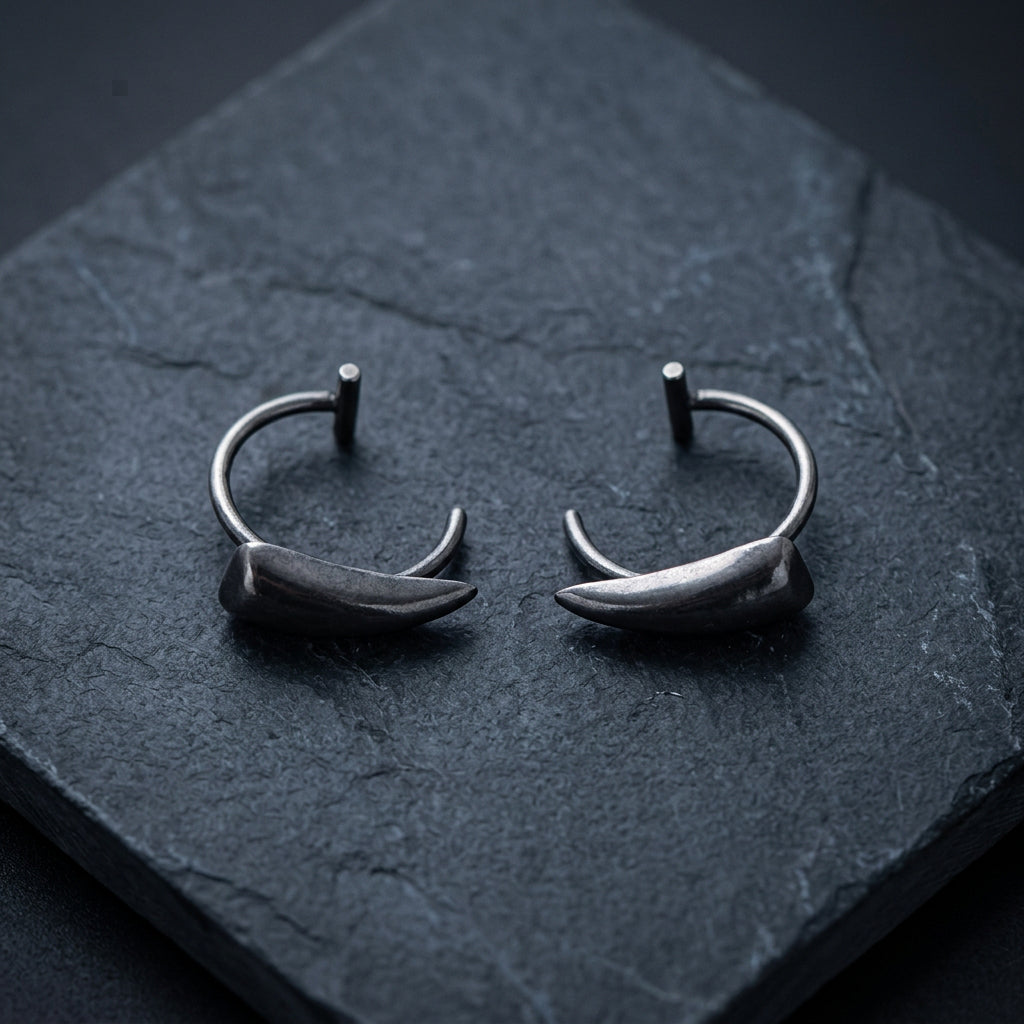 vampire fang lip ring, non piercing lip ring, fake snake bites, gothic lip cuff, fake lip piercing, vampire lip jewelry, black lip ring, silver lip ring, stainless steel lip cuff, gothic body jewelry, non piercing labret, snake bite lip jewelry, vampire accessories, Halloween lip jewelry, alternative fashion jewelry, punk lip cuff, fake fang piercing, gothic makeup accessory