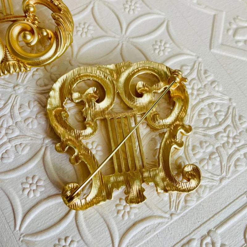 Vintage Golden Harp Antique Musical Instrument Lapel Brooch Pin