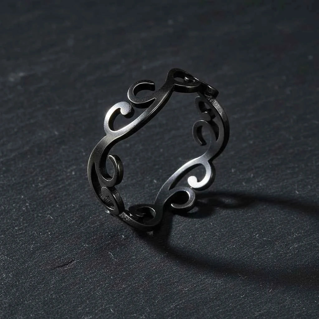Women's Delicate Filigree Cutout Metallic Carved Ring