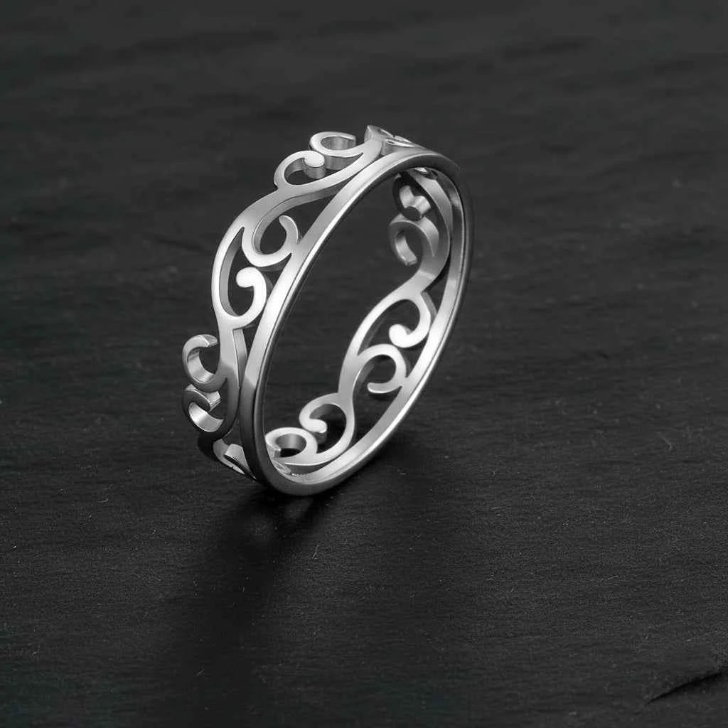 Women's Delicate Filigree Cutout Metallic Carved Ring
