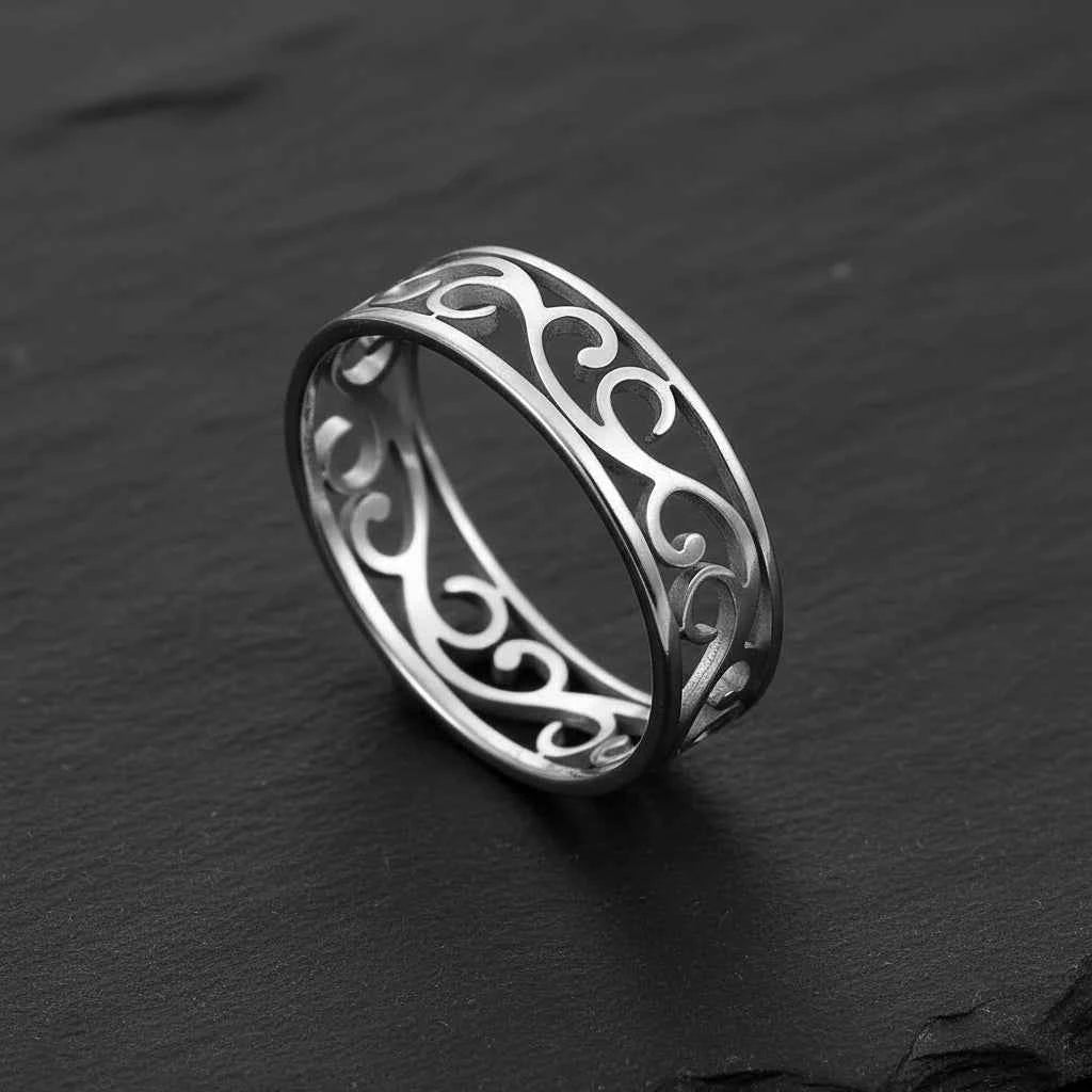 Women's Delicate Filigree Cutout Metallic Carved Ring