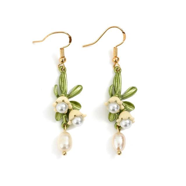 Women's Elegant White Bell Orchids Jewelry Set with Imitation Pearls - Lovez Aqua© - Dangle Earrings