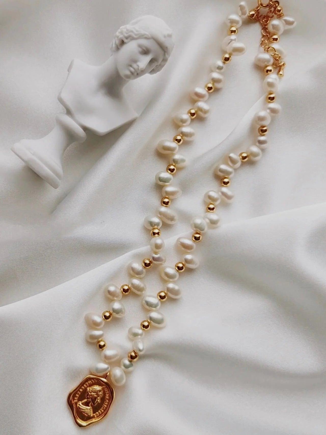 Women's Natural Pearl Necklace With Gold Vermeil Queen Wax Seal - Lovez Aqua© -