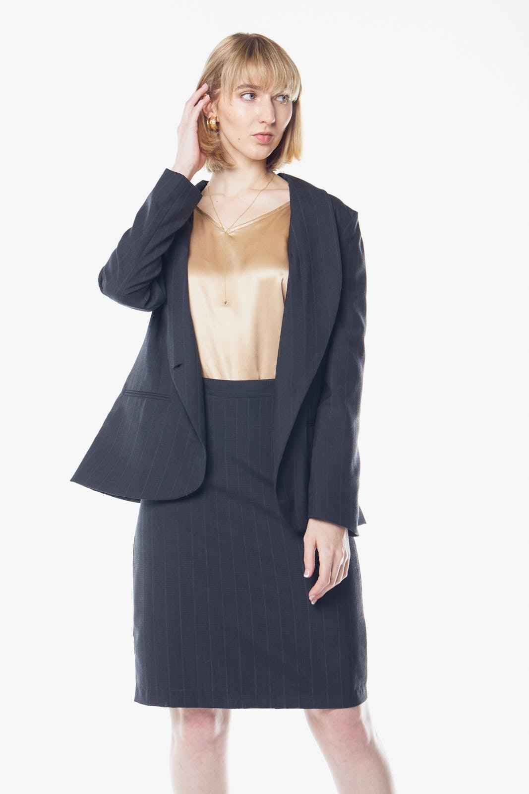 Women's Tailored Dark Gray Belted Woolen Blazer with Notched Lapel
