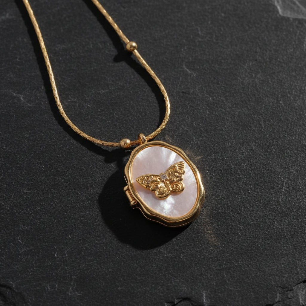 Vintage White Shell Golden Butterfly Photo Frame Gilded Locket Necklace