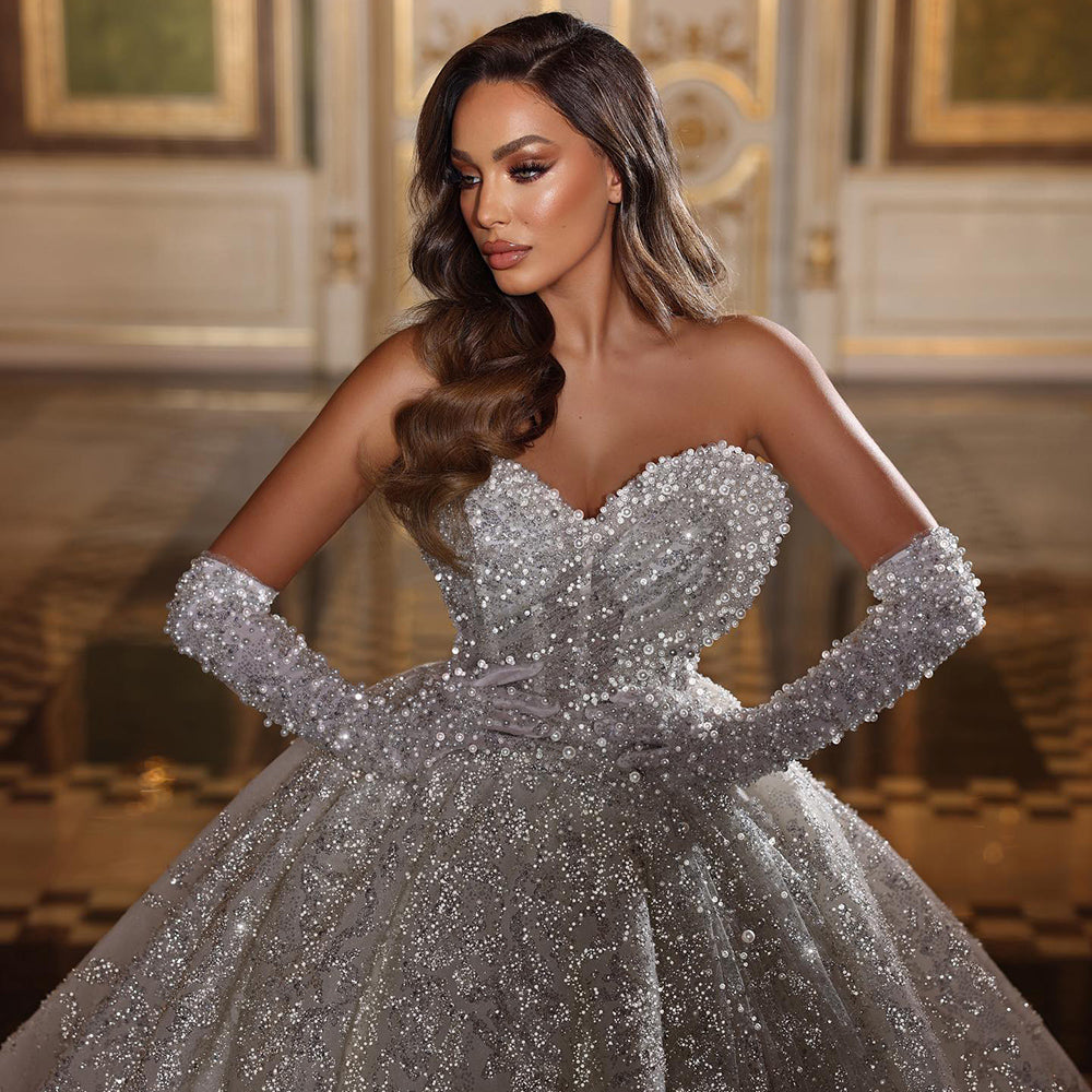 Crystal Embellished Princess Ball Gown Ivory Wedding Dress with Sweetheart Neckline
