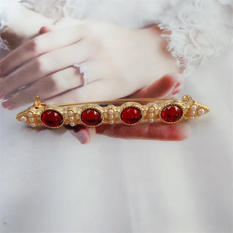 Women's Vintage Baroque Pearl & Gemstone Retro Palace Style Renaissance Brooch