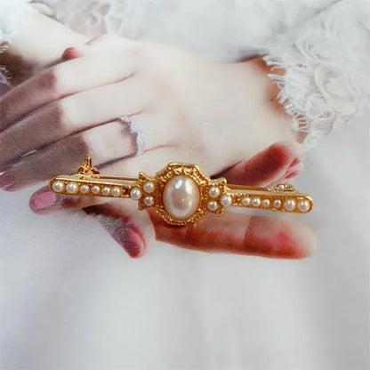 Women's Vintage Baroque Pearl & Gemstone Retro Palace Style Renaissance Brooch