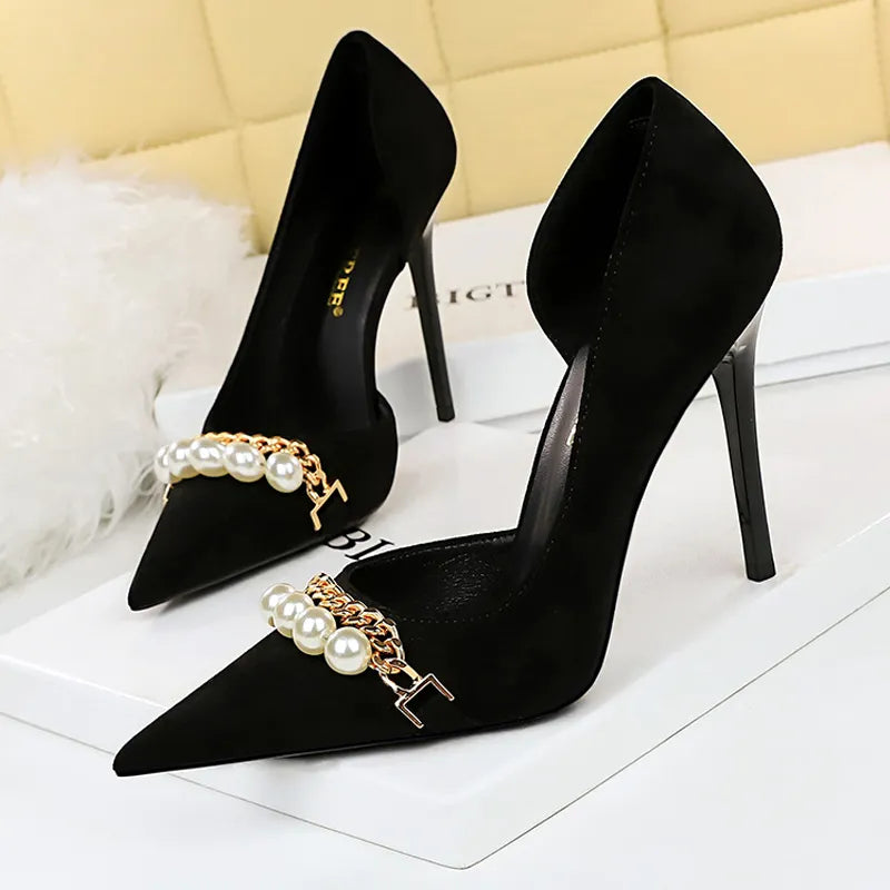 Vintage Plaid Checkered Women's Stiletto High Heels with Pearl & Chain Detail