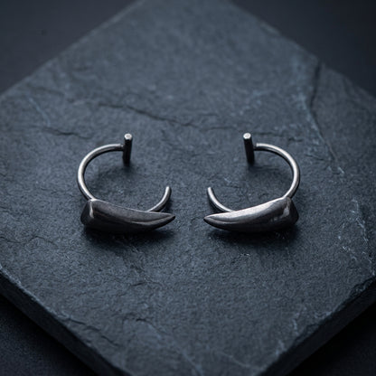 vampire fang lip ring, non piercing lip ring, fake snake bites, gothic lip cuff, fake lip piercing, vampire lip jewelry, black lip ring, silver lip ring, stainless steel lip cuff, gothic body jewelry, non piercing labret, snake bite lip jewelry, vampire accessories, Halloween lip jewelry, alternative fashion jewelry, punk lip cuff, fake fang piercing, gothic makeup accessory