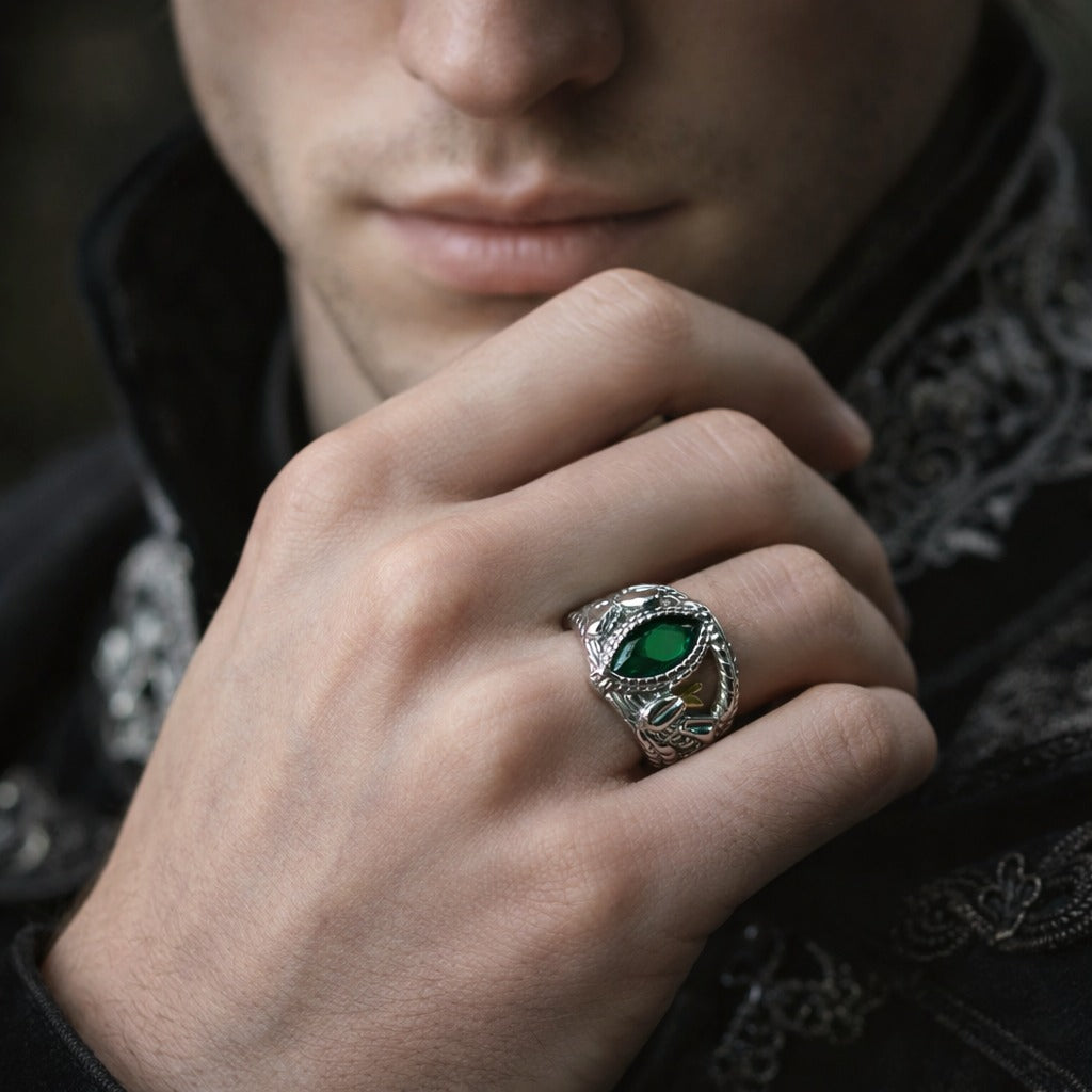925 Sterling Silver Lord of the Rings Aragorn Ring of Barahir with Emerald Zircon