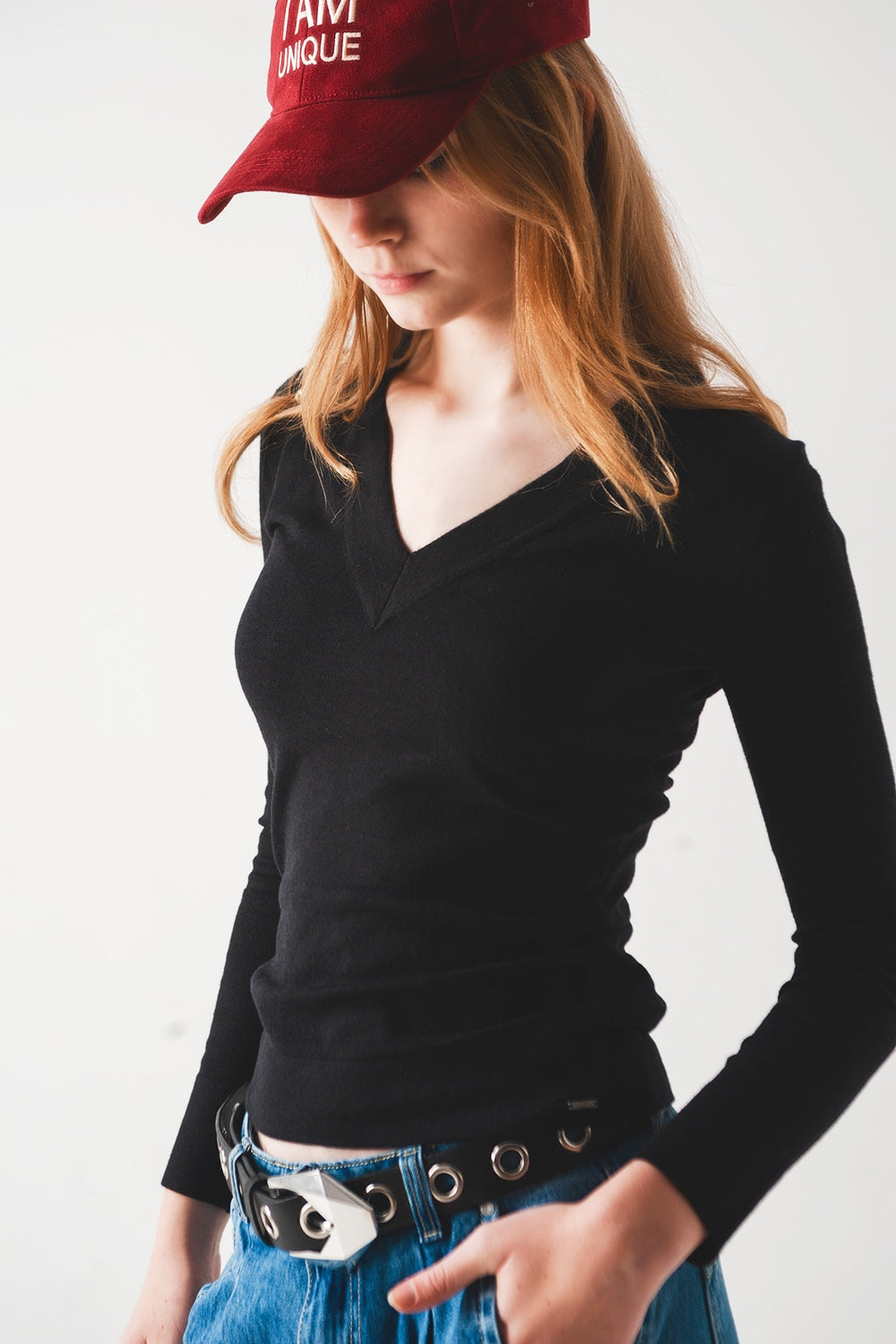 Women's Black V-Neck Fine Knit Bodycon Jumper - Lovez Aqua© - 