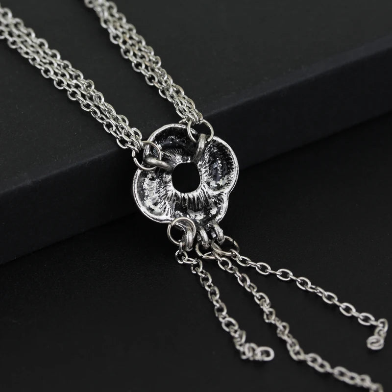 James Bond Casino Royale Vesper Lynd Silver Plated Algerian Loveknot Necklace - James Bond - 