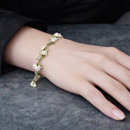 Women's Elegant White Bell Orchids Necklace or Bracelet with Imitation Pearls