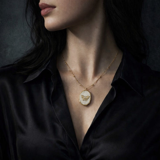 Vintage White Shell Golden Butterfly Photo Frame Gilded Locket Necklace